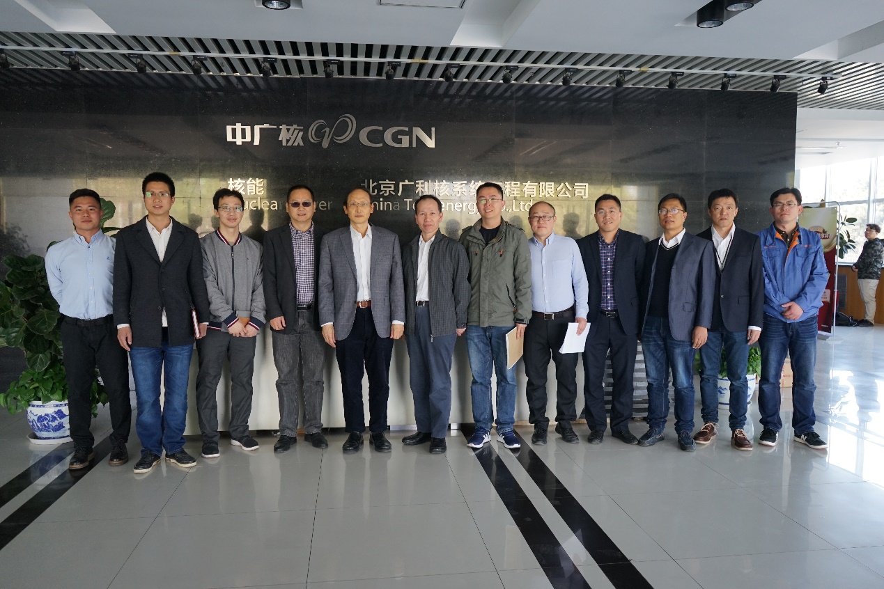 图片包含 人员, 天花板, 地板, 室内

描述已自动生成